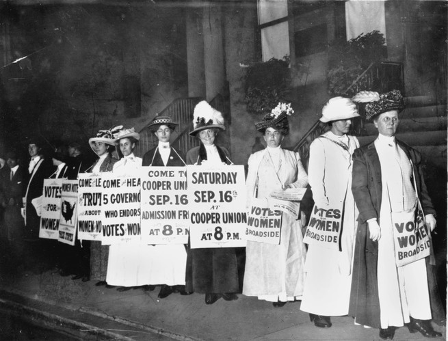 A line of women rally for women's suffrage in Washington D.C. in 1915