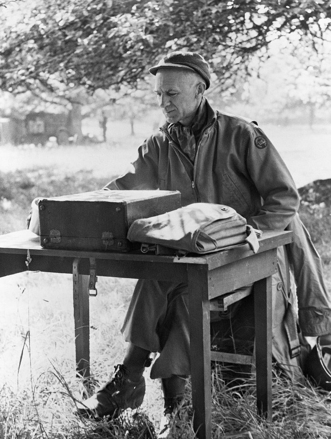 Ernie Pyle reporting