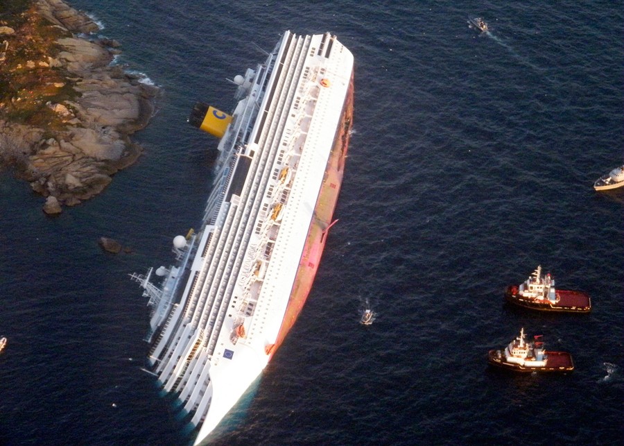 cruise ship crash rocks