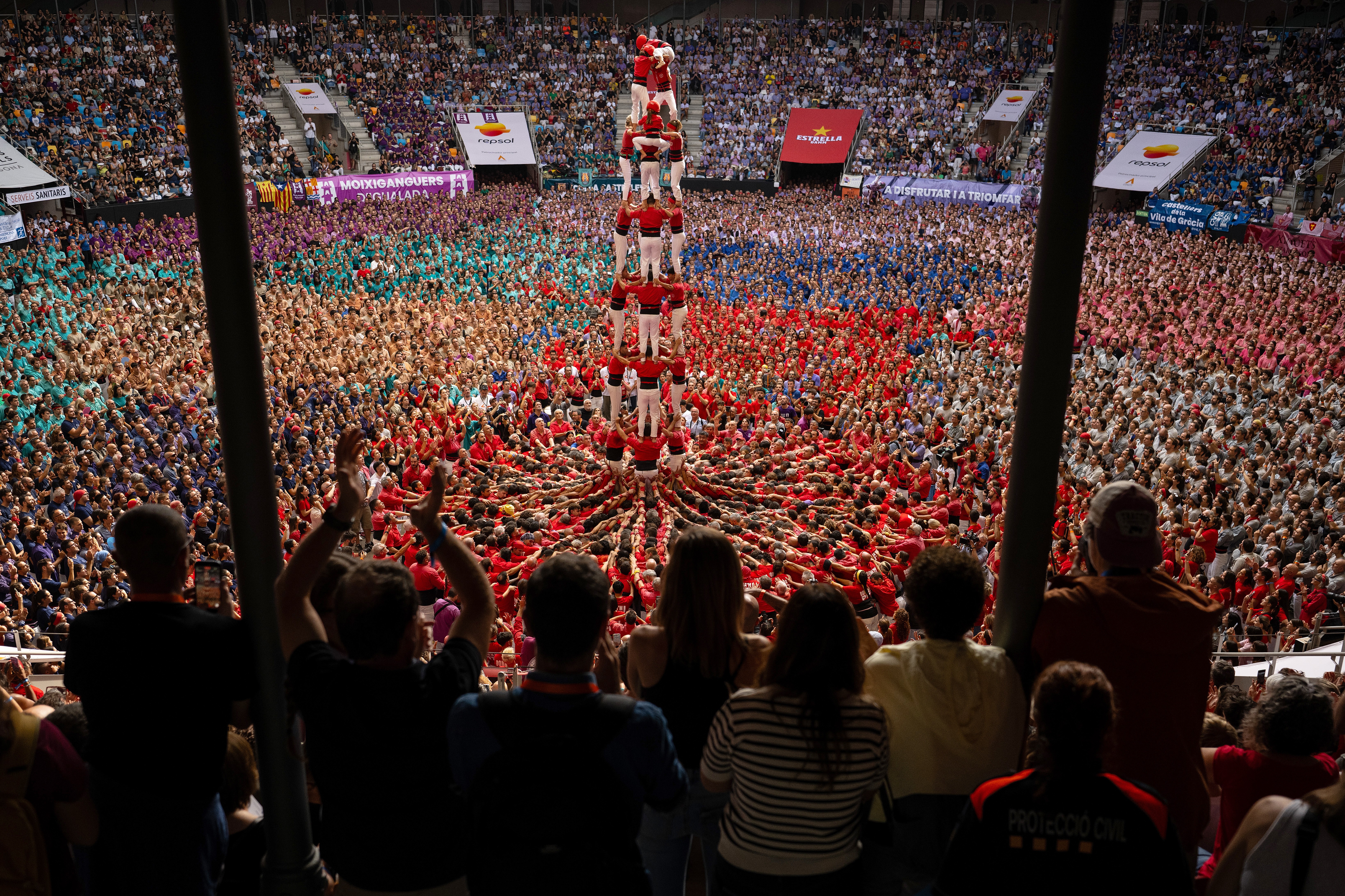 Photos: Human-Tower Season