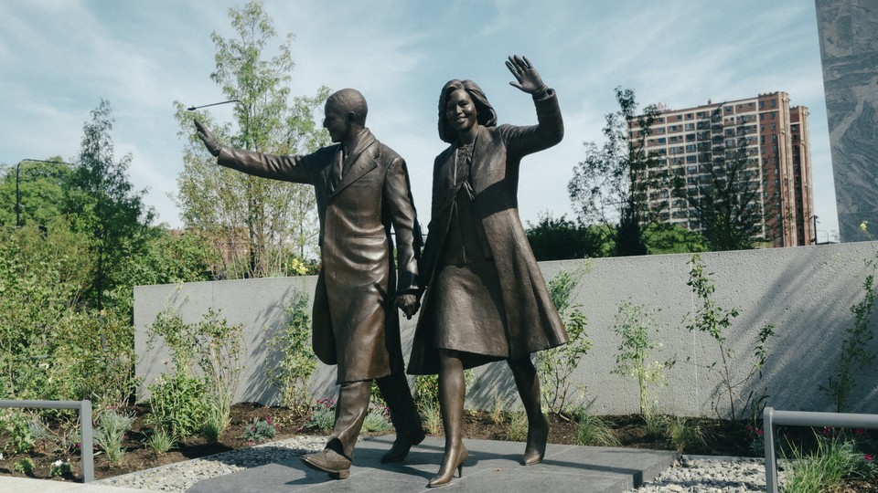 A statue of Barack and Michelle Obama at the Obama Presidential Center