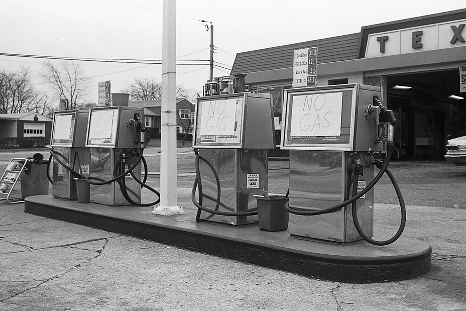 2026_04_11_The Romance of the Gas-Station Sign_7.jpg