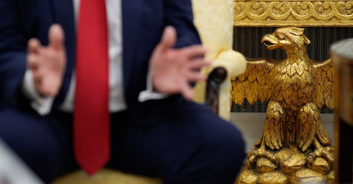 Trump rejects Obama White House Cheesecake Factory jab