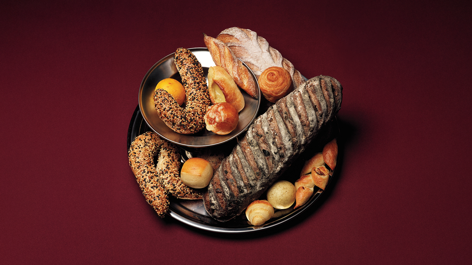 Restaurant bread set out in a plate