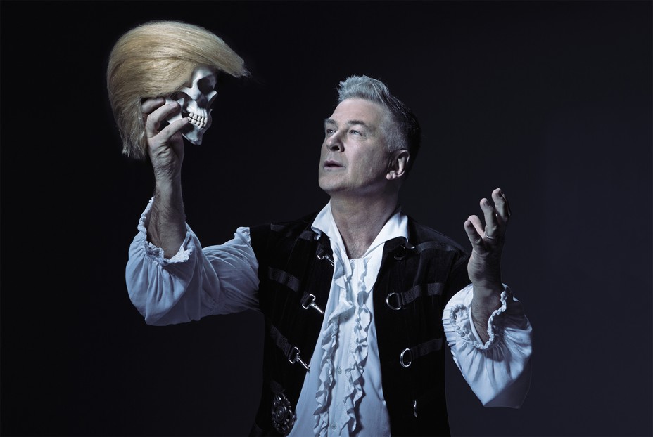 Alec Baldwin as Hamlet with Trump wig on skull