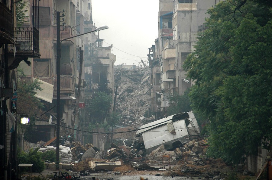 Syrian rebels in the historic city of Homs are leaving behind a panorama of  destruction - Los Angeles Times