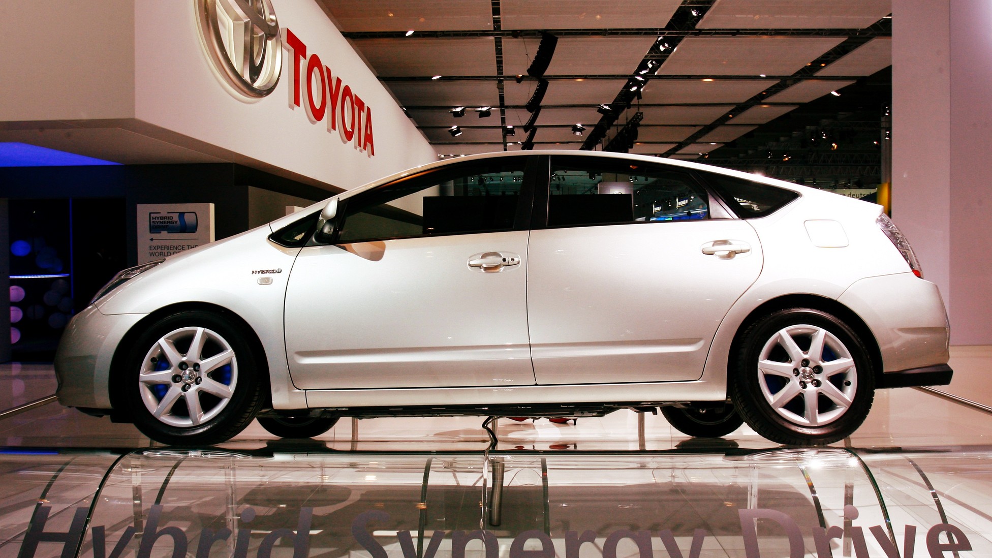 The Prius as an Oddly-Shaped Status Symbol - The Atlantic