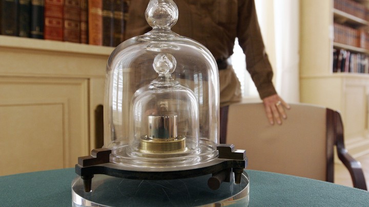 A copy of Le Grand K, the cylinder that defines the base unit for metric mass