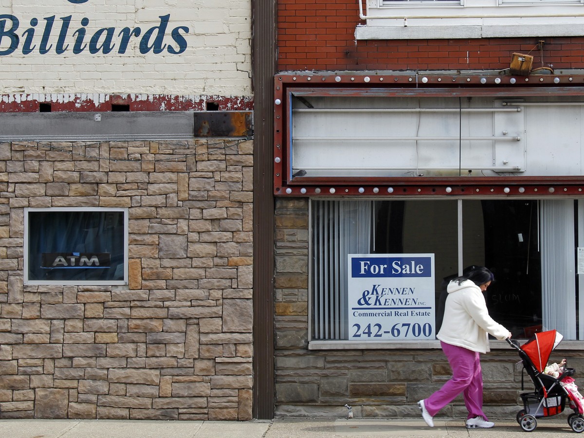 The Lonely Women of the Rust Belt - The Atlantic