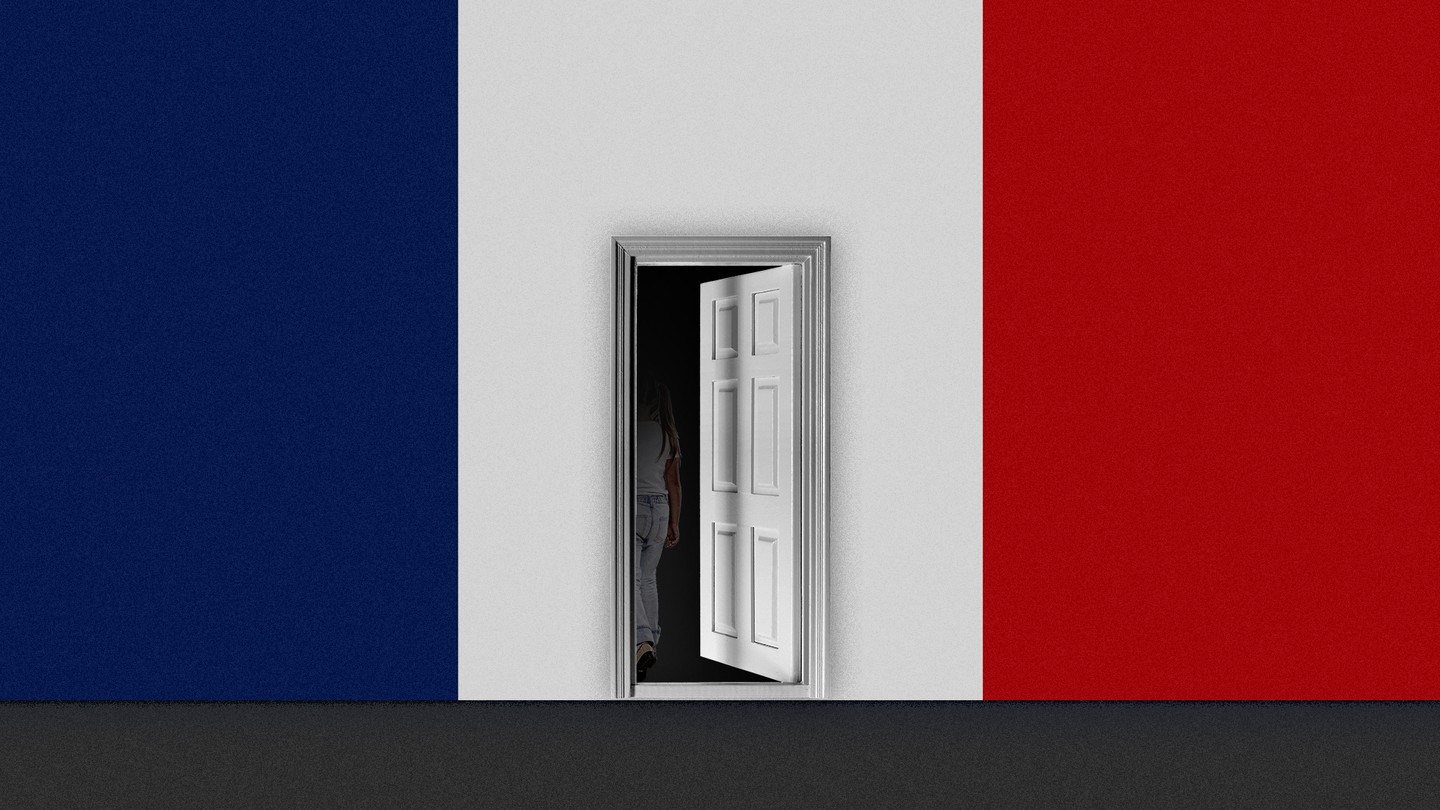 A wall in the colors of the French flag; the middle, white section features an open door through which a girl walks into darkness.