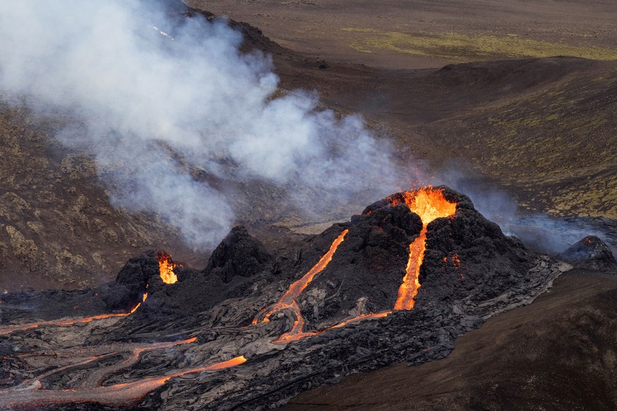 Photos of Iceland’s Fagradalsfjall Volcano - The Atlantic