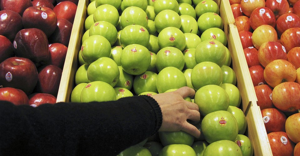 Apple 1 Trillion Valuation What Does It Mean The Atlantic