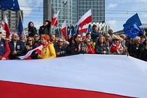 Hundreds of thousands of people joined an opposition march in Warsaw on Sunday.