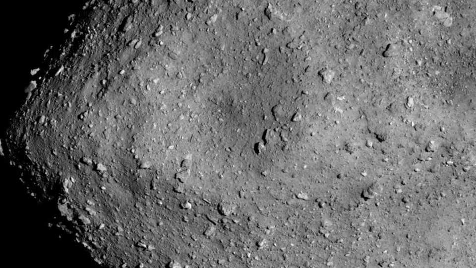 The rocky surface of the asteroid Ryugu