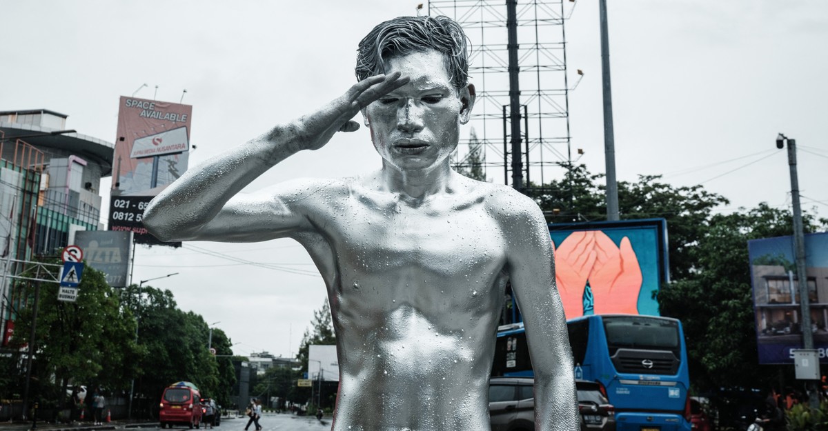 Photos: Indonesia’s 'Silvermen' Beg for Survival