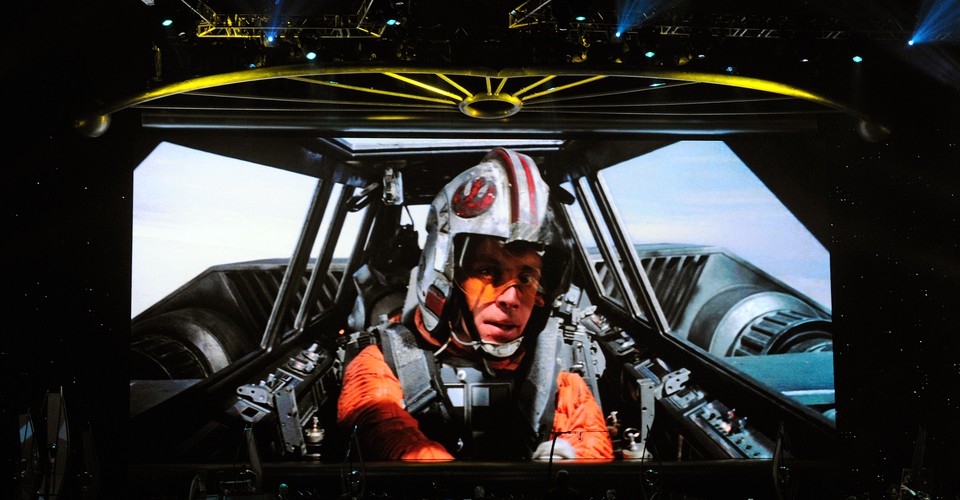 luke skywalker flying