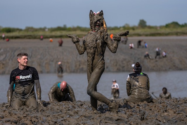 Photos of the Week: Screeching Championship, Direct Democracy, Victory ...