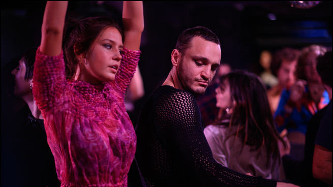 Franz Rogowski and Adèle Exarchopoulos appear in Passages by Ira Sachs.