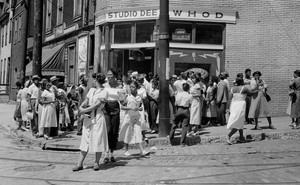 photo outside WHOD radio station, August 1, 1951