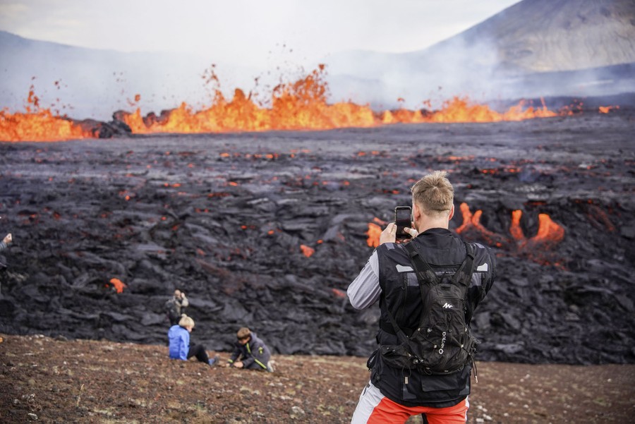 A New Eruption of Iceland’s Fagradalsfjall Volcano - The Atlantic