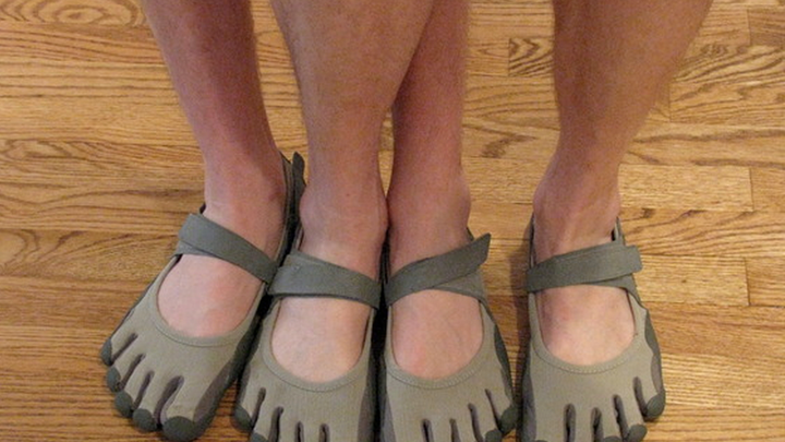Vibram five finger shoes: How to aleinate your feet & influence people