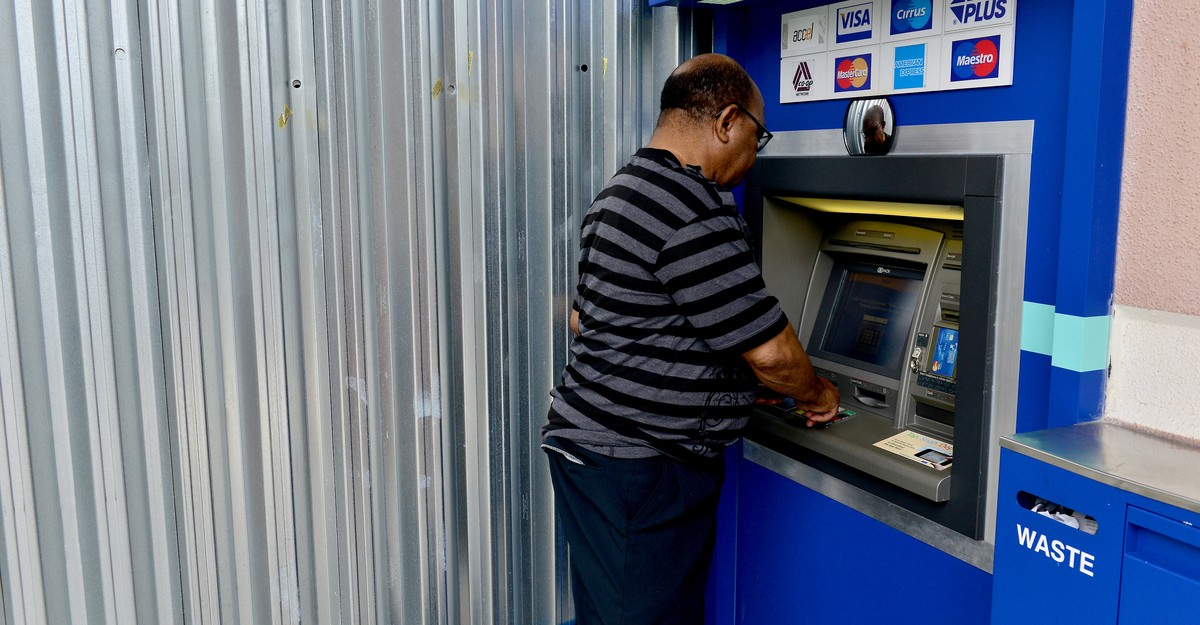 Pew Report Finds Overdraft Protection Still Dangerous - The Atlantic