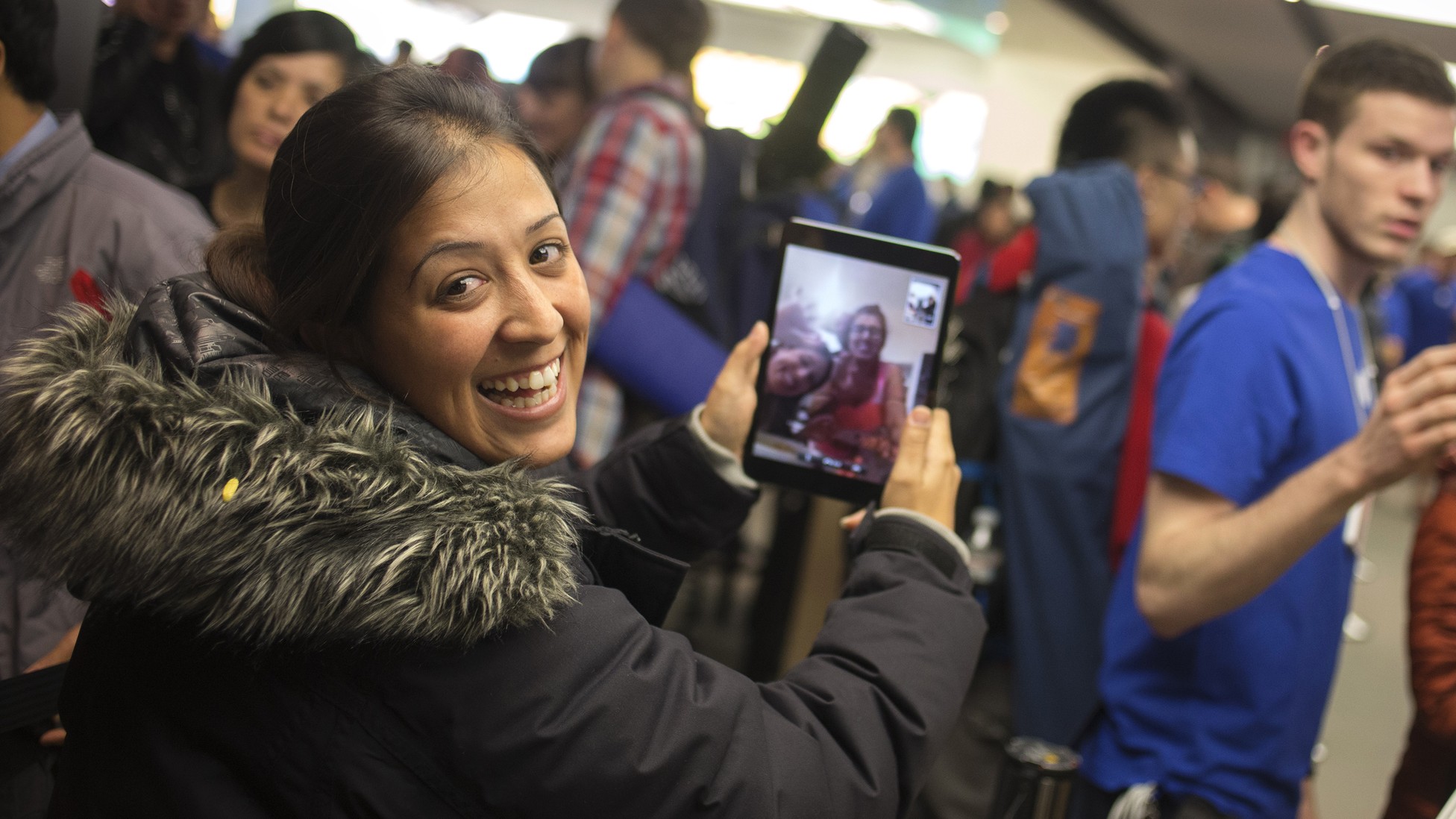 Are the New iPhones Too Big for Women's Hands? The Atlantic