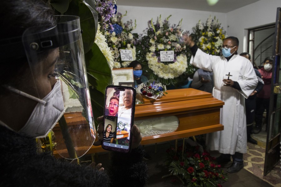 The Lonely Work of Performing Funerals in Lima, Peru - The Atlantic