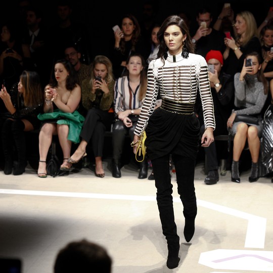 Fast Fashion Collaboration Collections : Versace for H&M Runway Show