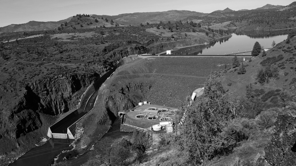 A dam in Oregon's Klamath Basin