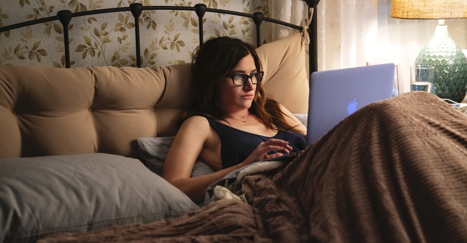 Alone Girls Reading Porn - HBO's 'Mrs. Fletcher' Is a Fascinating Misfire - The Atlantic