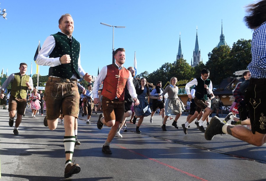 Oktoberfest 2019 Photos From The Opening Weekend The Atlantic