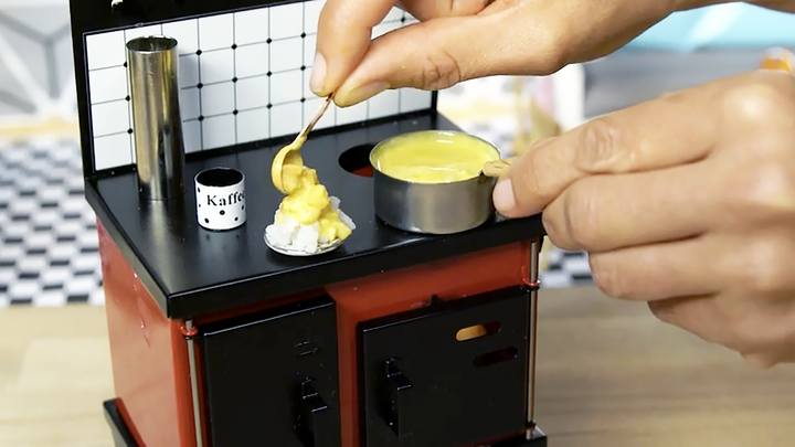 Watch Teeny Tiny Japanese Meals Get Made in a Miniature Kitchen