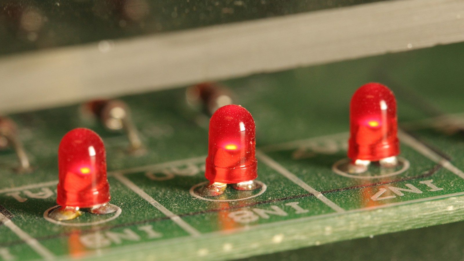 Форум светодиоды. Светодиод 1283. 24 Led PCB. Red Board. Transistor rever 3 led 1 on.
