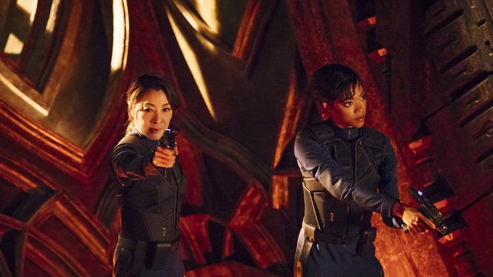 Michelle Yeoh and Sonequa Martin-Green in 'Star Trek: Discovery'