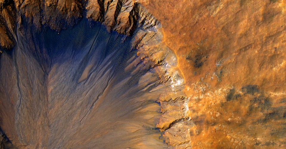 NASA Announces That Water Is Flowing on Mars - The Atlantic