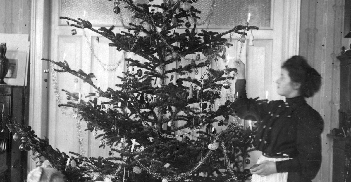 Atlantic Large Christmas Tree w/Base