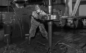 photo of oil-rig crewmember working in North Dakota