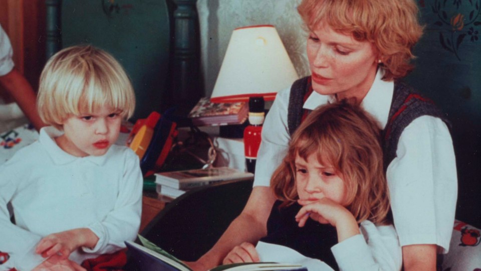 Mia Farrow reads to Ronan and Dylan Farrow