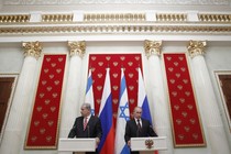 Russian President Vladimir Putin and Israeli Prime Minister Benjamin Netanyahu take part in a joint news conference in Moscow's Kremlin.