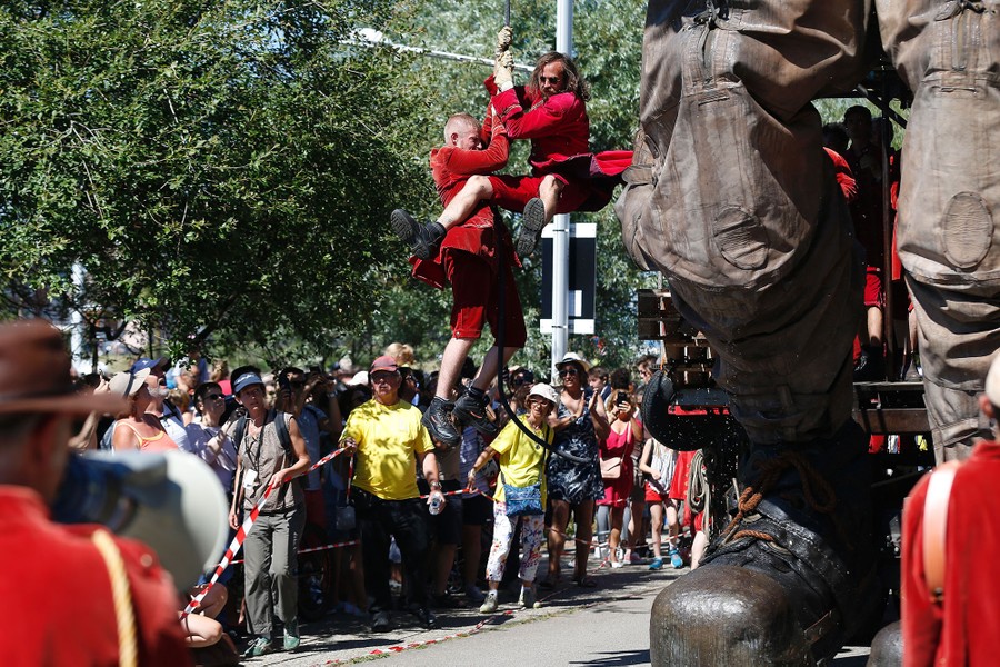 The Final Appearance of the Giant Puppets of Royal de Luxe - The