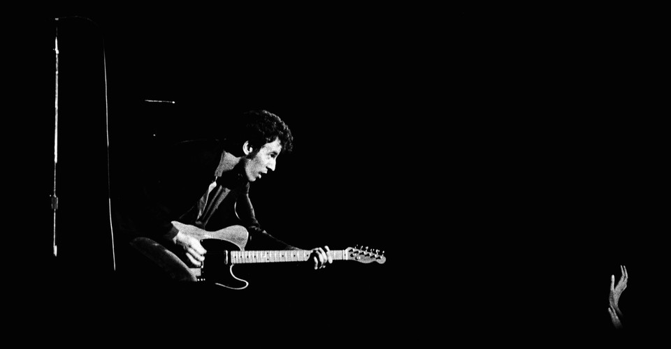 Bruce Springsteen's Memoir, 'Born to Run,' Is Gripping - The Atlantic