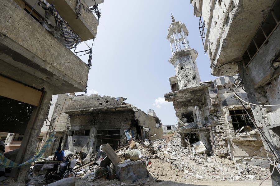 Syrian rebels in the historic city of Homs are leaving behind a panorama of  destruction - Los Angeles Times