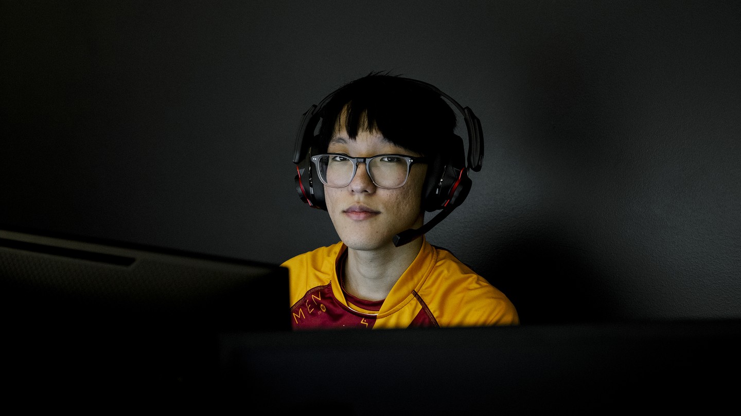 The League of Legends player Titus Bang