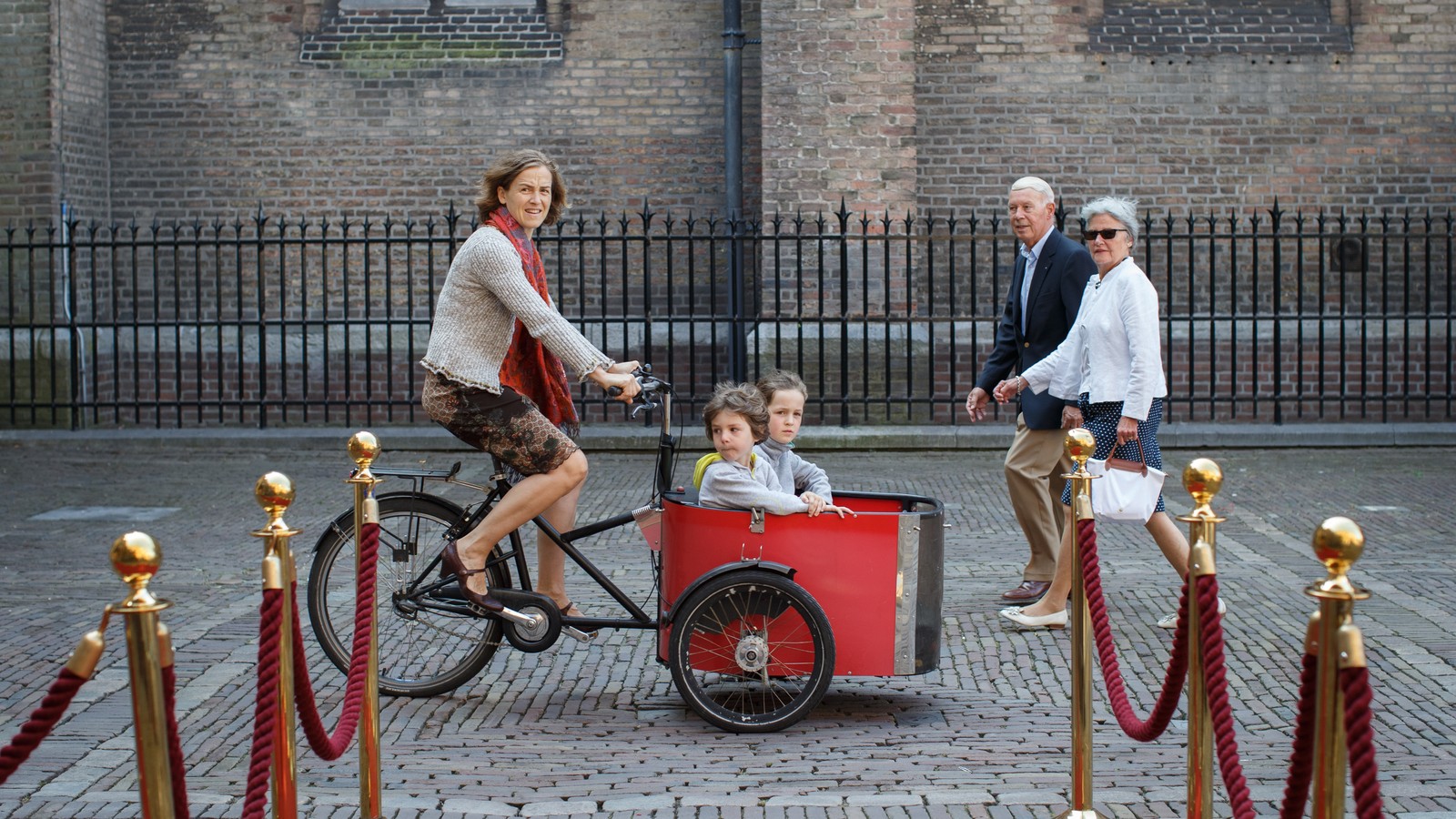 Cargo-Bike Moms' Are Gentrifying the Netherlands - The Atlantic