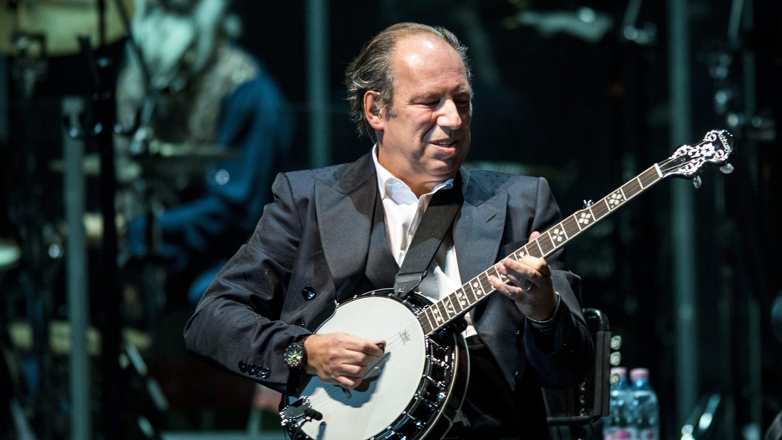 Film composer Hans Zimmer has always been a rock star. His live tour proves  it. - Vox