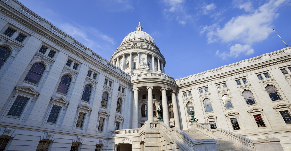 NextImg:Why Wisconsin Has Republicans Worried
