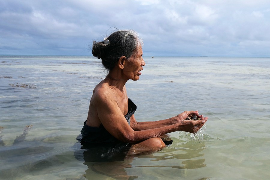 A Visit To Tuvalu Surrounded By The Rising Pacific The Atlantic