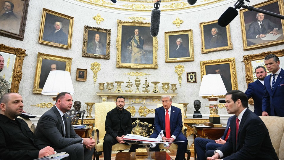 A photograph of Donald Trump and Volodymyr Zelensky at the White House