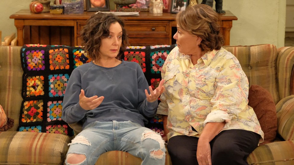 Sara Gilbert and Roseanne Barr in 'Roseanne'